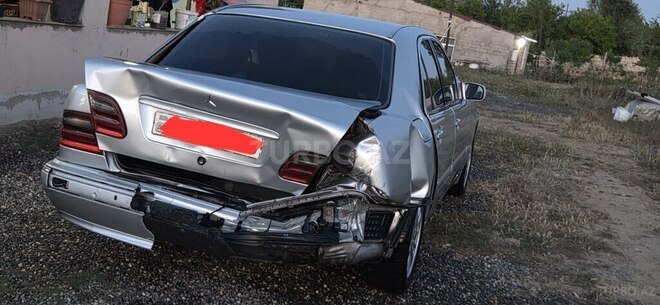 Mercedes E 220-8