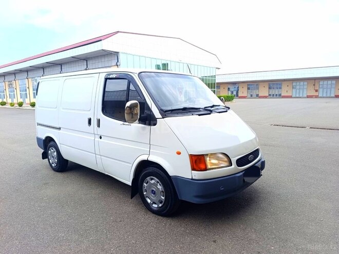 Ford Transit-3