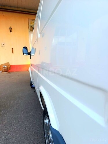 Ford Transit-10