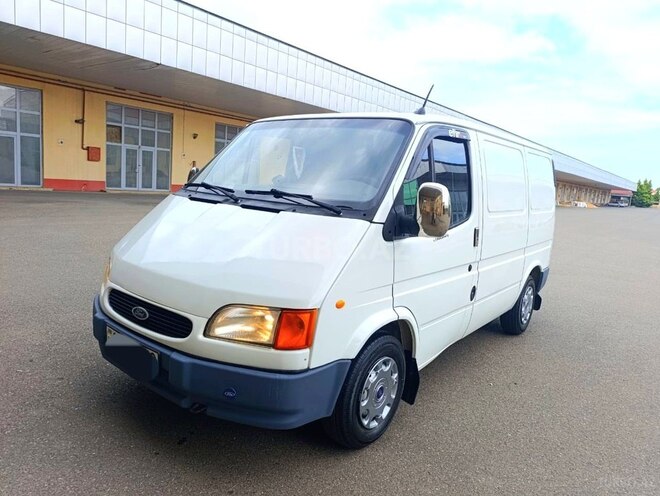 Ford Transit-4