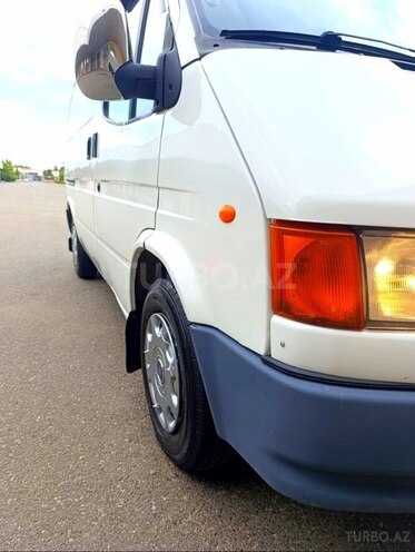 Ford Transit-8