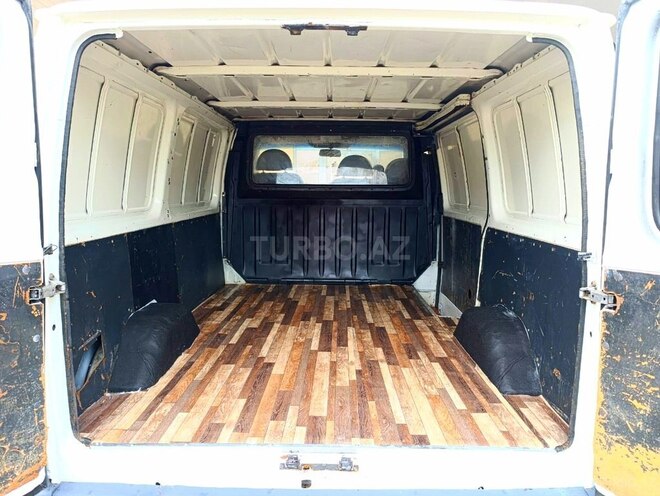 Ford Transit-12