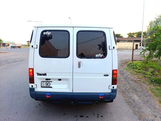 Ford Transit-7