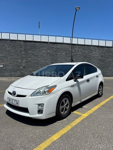 Toyota Prius-2