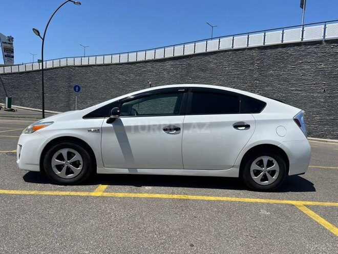 Toyota Prius-6