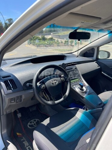 Toyota Prius-9