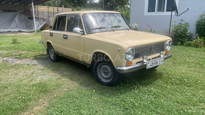 LADA (VAZ) 21011-1