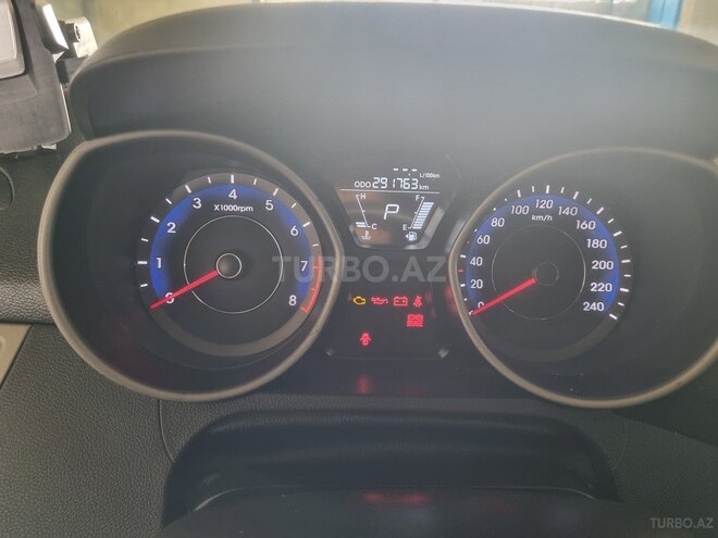 Hyundai Elantra-9