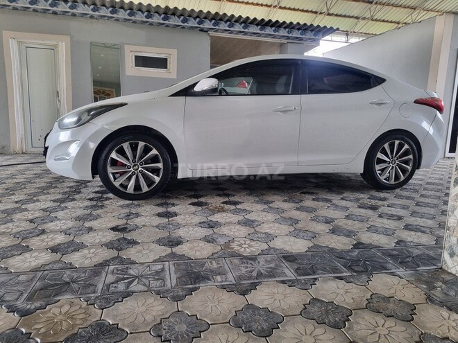 Hyundai Elantra-5
