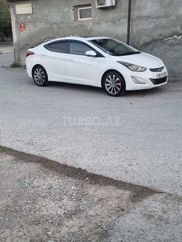 Hyundai Elantra-4