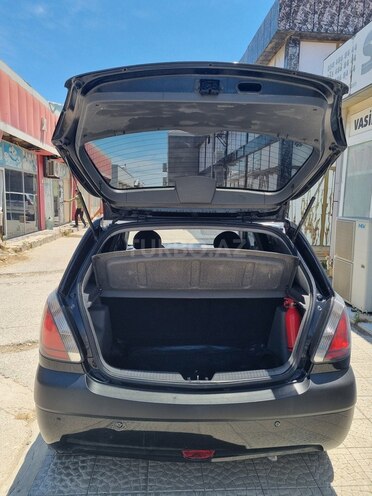 Kia Rio-5