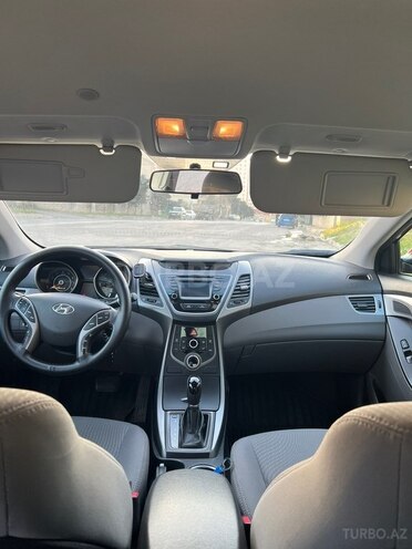 Hyundai Elantra-7
