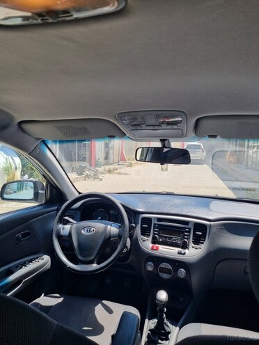 Kia Rio-10