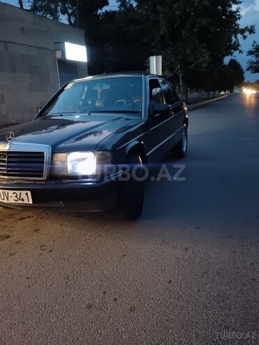 Mercedes 190-5