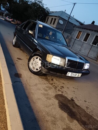 Mercedes 190-8