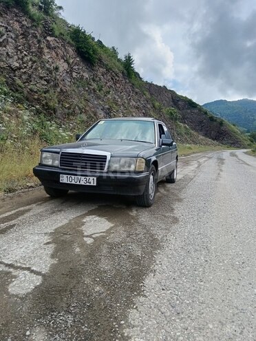 Mercedes 190-4