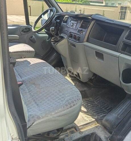 Ford Transit-7