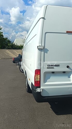 Ford Transit-3