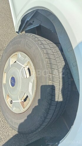 Ford Transit-6