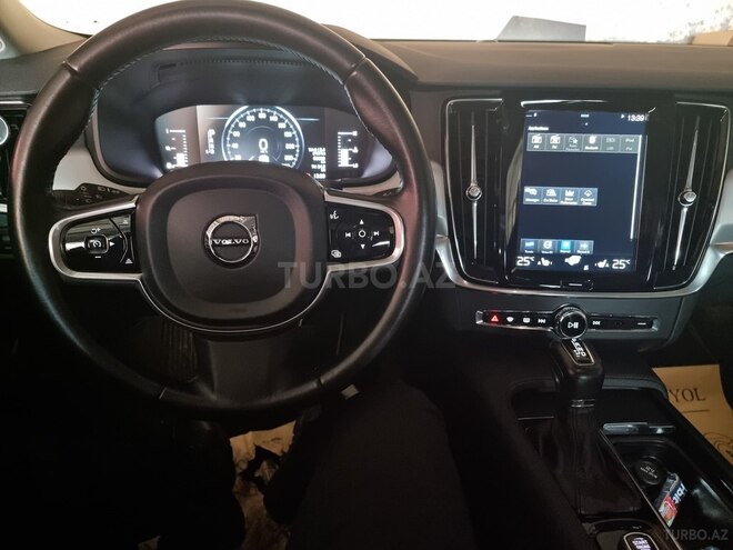 Volvo S90-7
