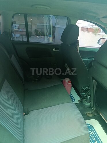 Ford Fusion-7