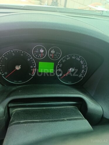 Ford Fusion-5