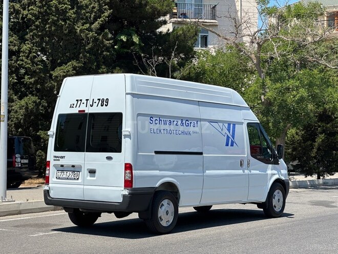 Ford Transit-4
