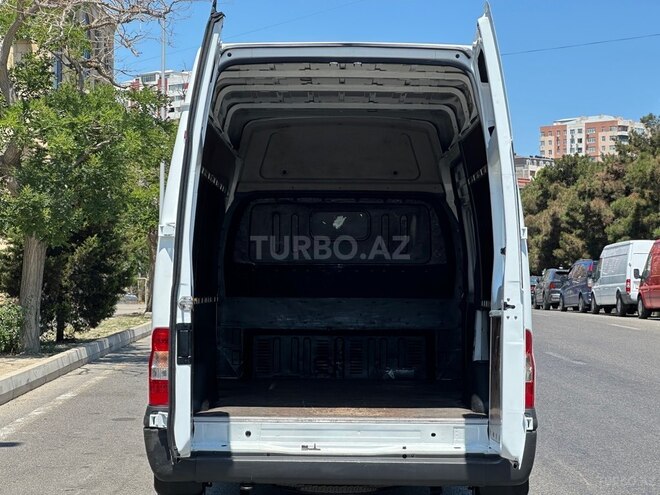 Ford Transit-5