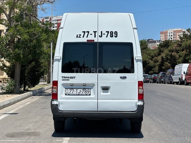Ford Transit-6