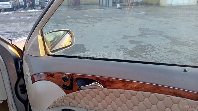 Mercedes E 320-6