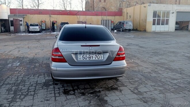 Mercedes E 320-8