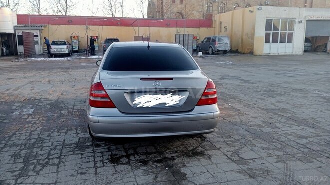 Mercedes E 320-3