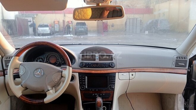 Mercedes E 320-4