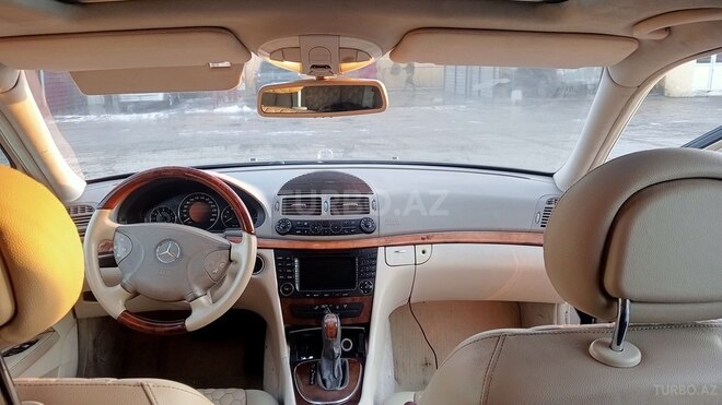 Mercedes E 320-5
