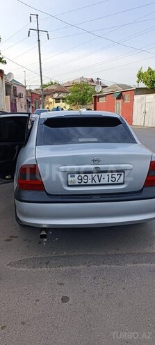 Opel Vectra-8