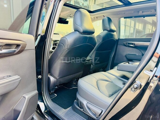 Toyota Highlander-13