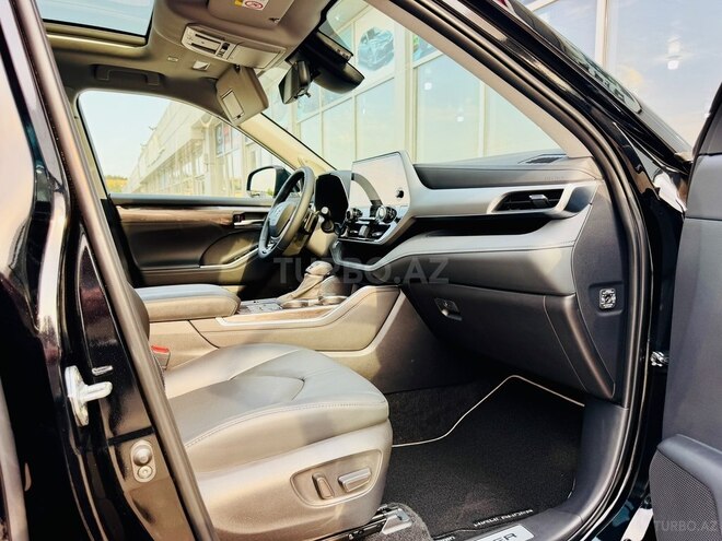 Toyota Highlander-12
