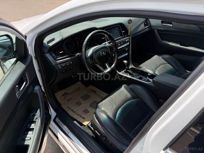 Hyundai Sonata-13
