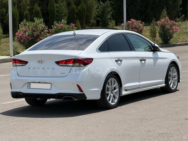 Hyundai Sonata-10
