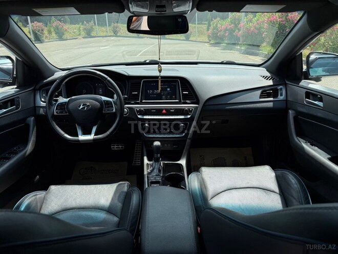 Hyundai Sonata-15