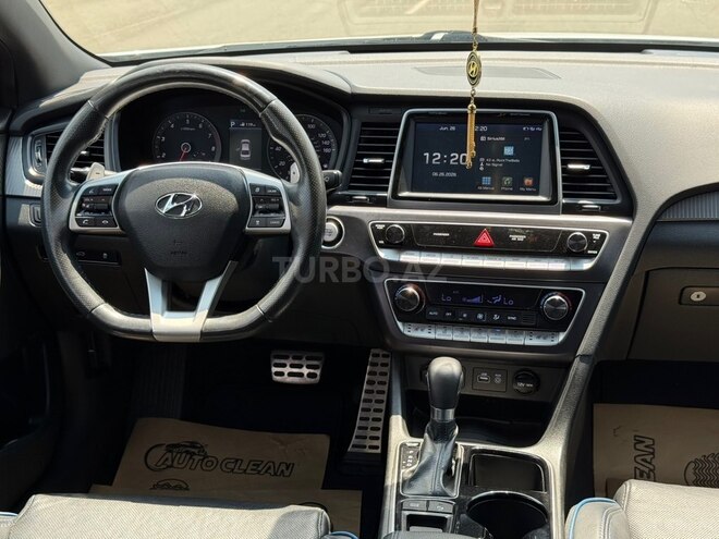 Hyundai Sonata-16