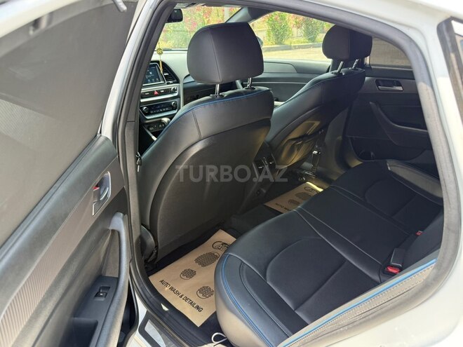 Hyundai Sonata-19