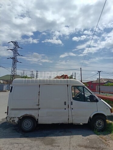 Ford Transit-2