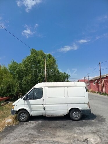 Ford Transit-3