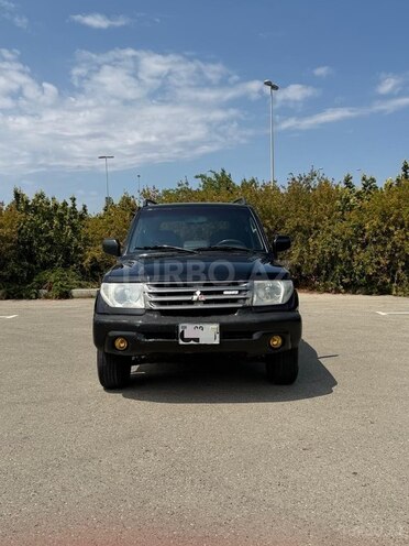 Mitsubishi Pajero io-5