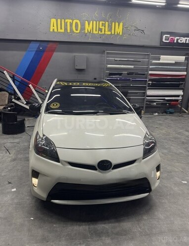 Toyota Prius-5