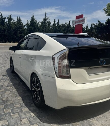 Toyota Prius-3