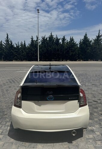Toyota Prius-2