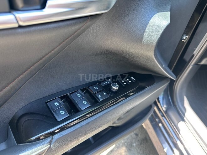 Toyota Camry-12