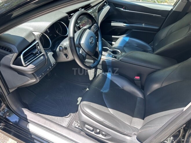 Toyota Camry-13